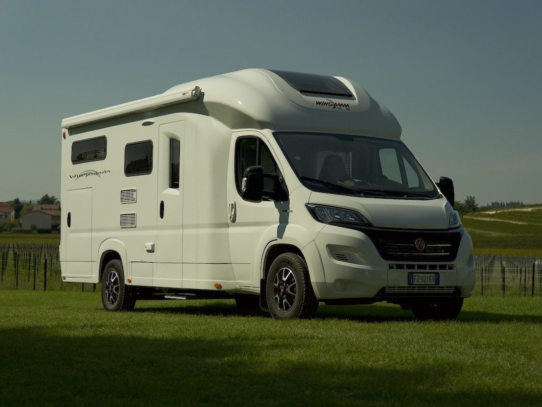 - 690-2 - camper 690-2 - camper