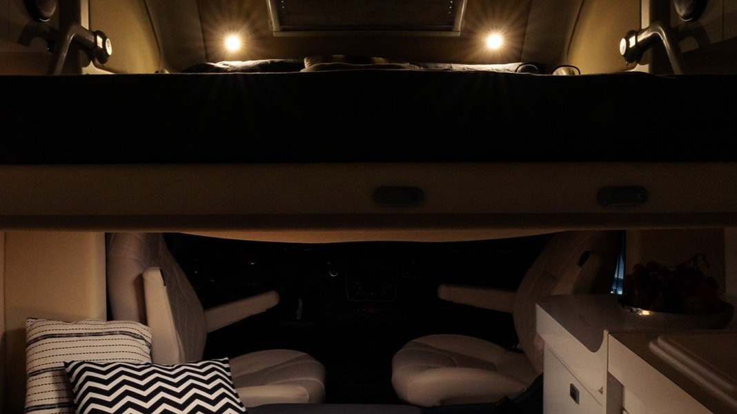 - Oasis 540 - night time compact rv motorhome premiumness - motorhome Oasi 540 - night time compact rv motorhome premiumness - camper