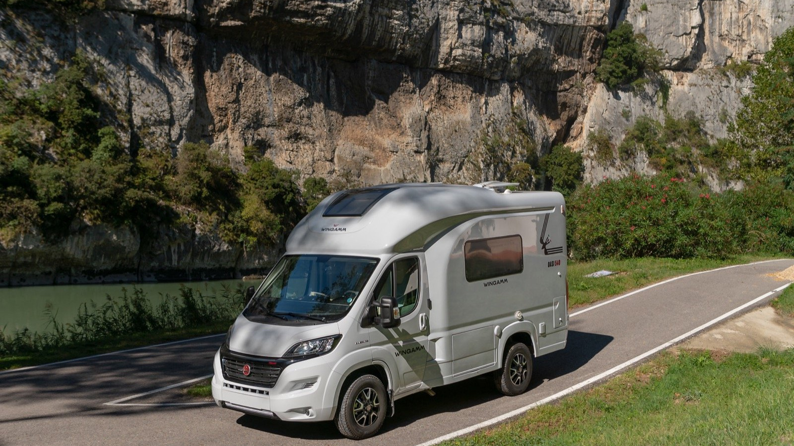 Oasi 540 - small luxury campervan compact under 5 6m - camper
