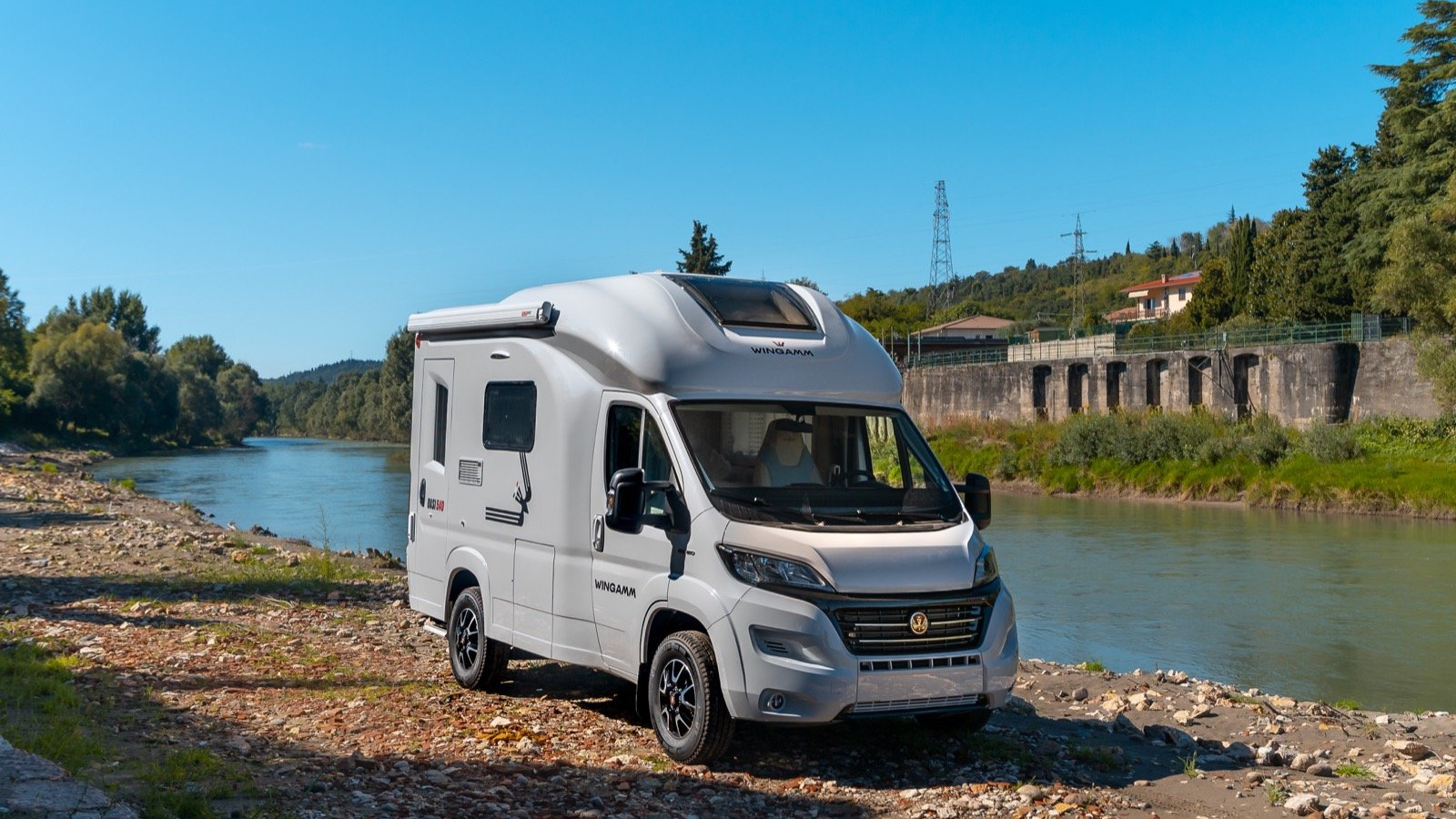 Oasi 540 - small premium rv driving - camper