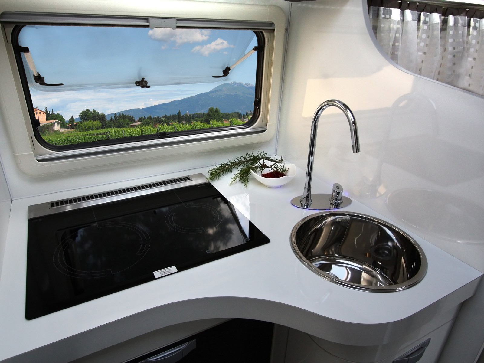 - oasi-grandcru-716-gc-mercedes-piano-cucina - camper oasi-grandcru-716-gc-mercedes-piano-cucina - camper