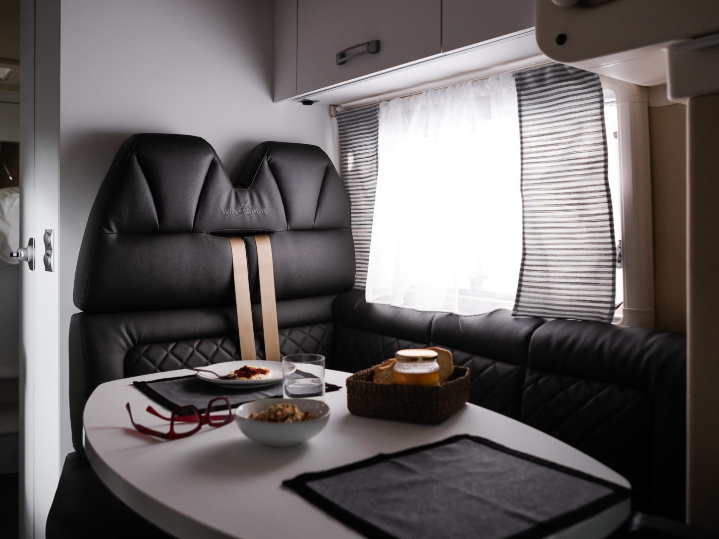 - oasi 690 - luxury camper dinette 190 - camper oasi 690 - luxury camper dinette 190 - camper